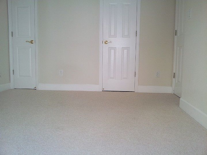 229 Metropolitan Dr photo 2