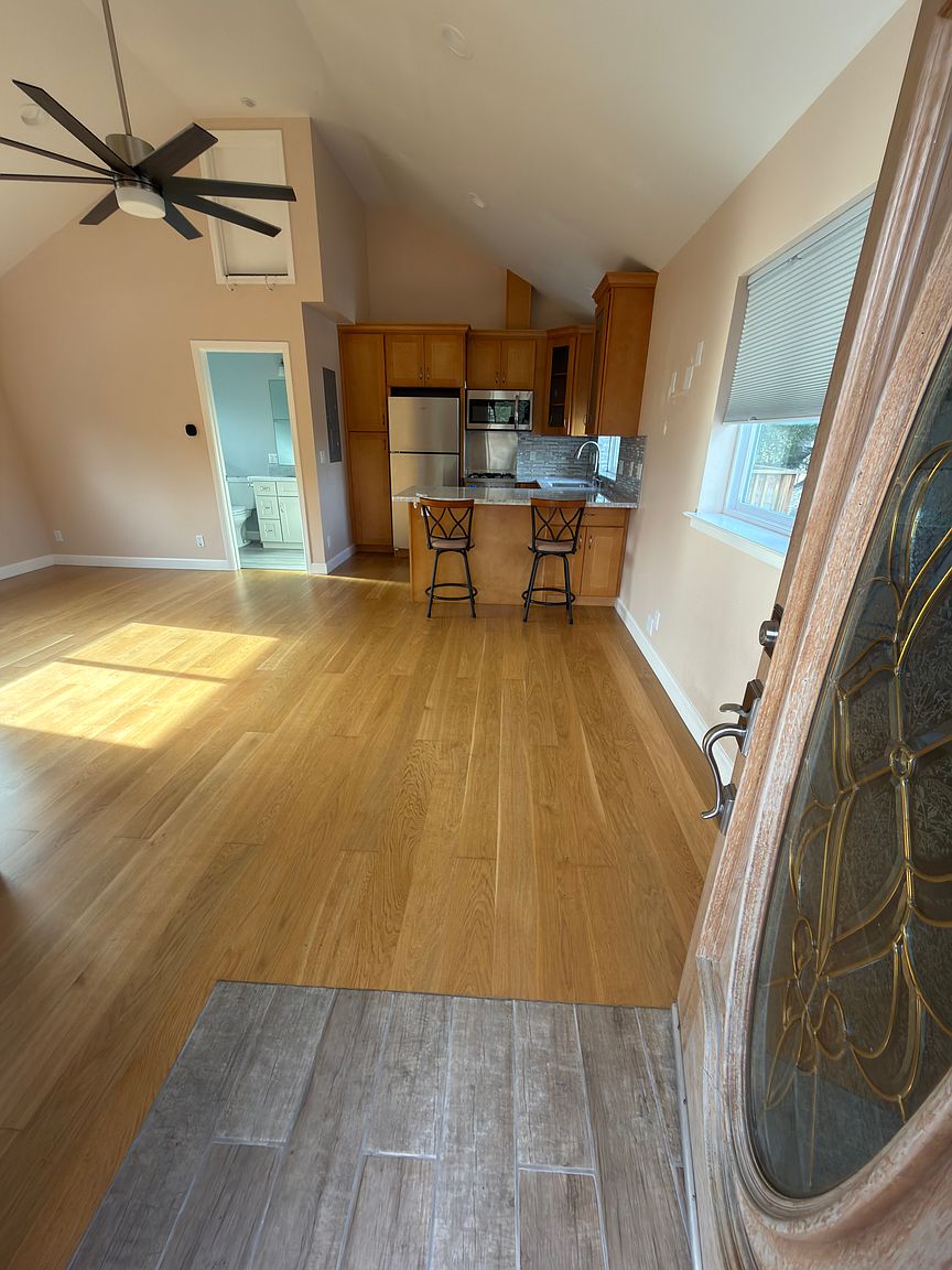 545 Mountain View Ave photo 2