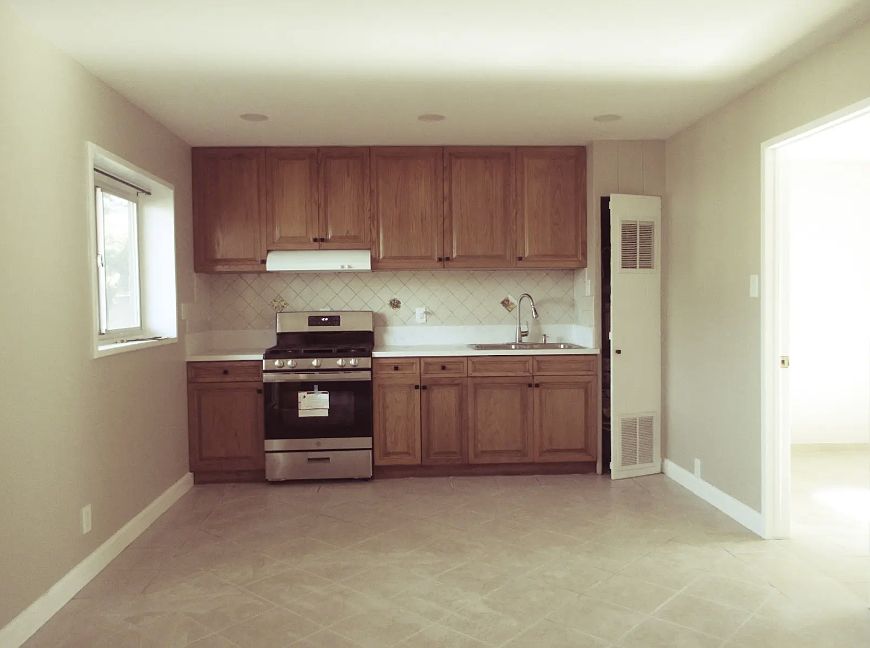 235-37 Townsite Dr photo 5