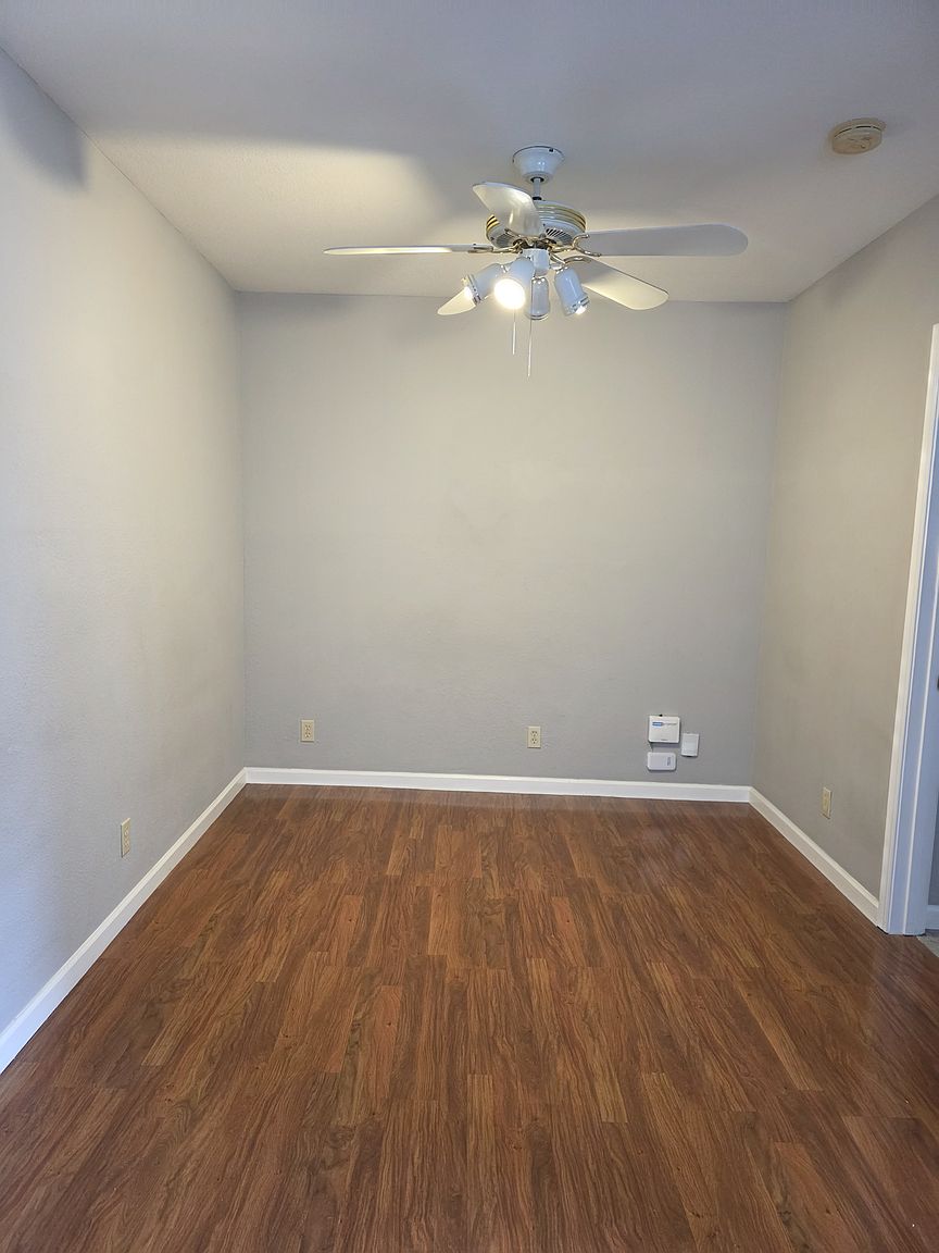616 W Sunset Blvd photo 5