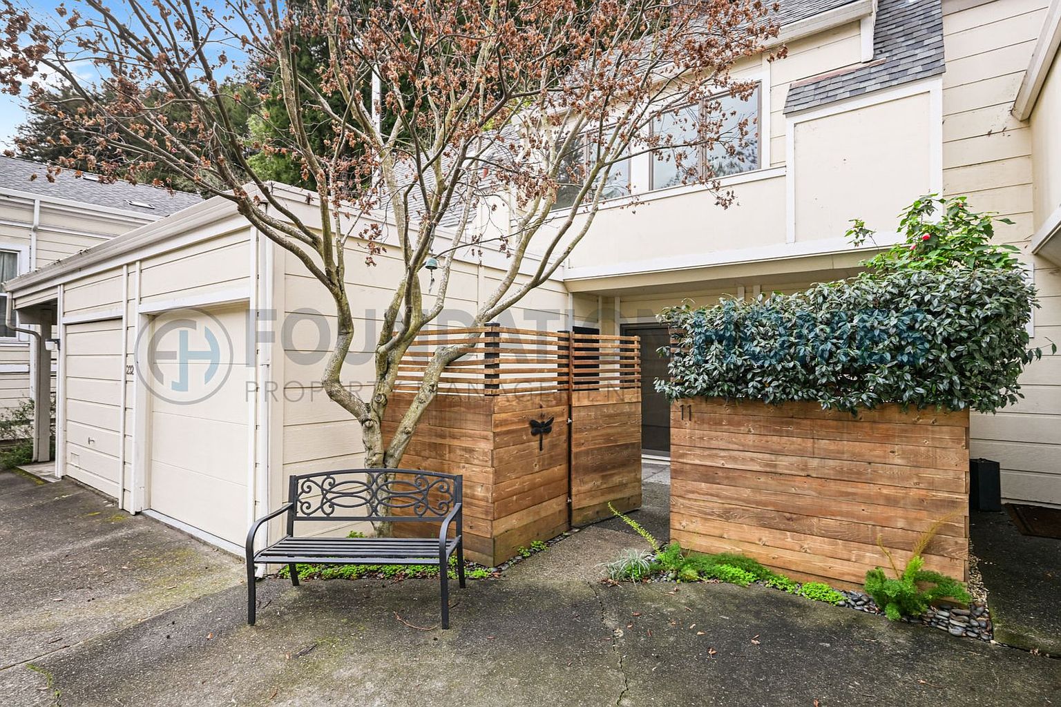 232 Miller Ave photo 4