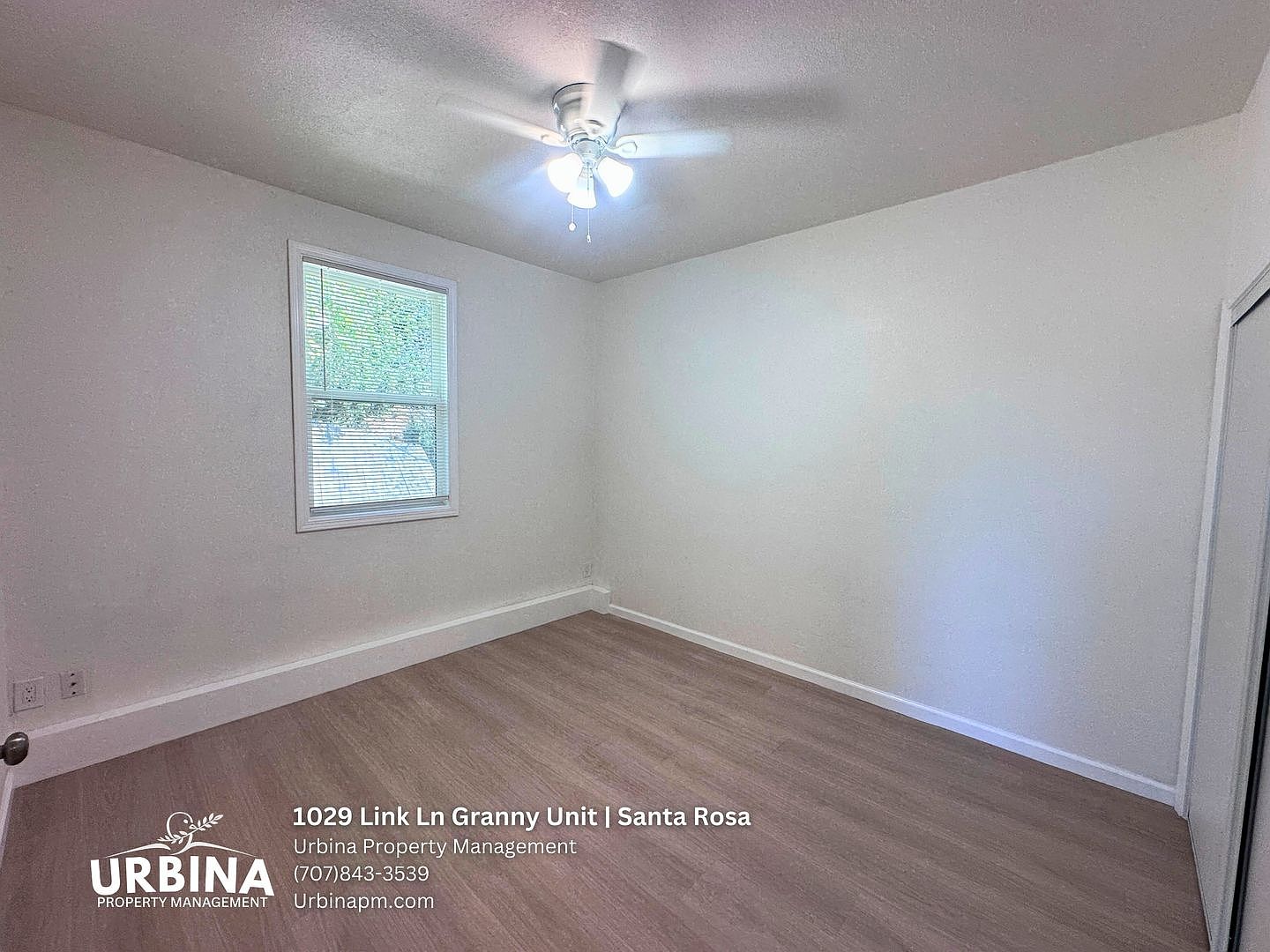 1029 Link Ln photo 4