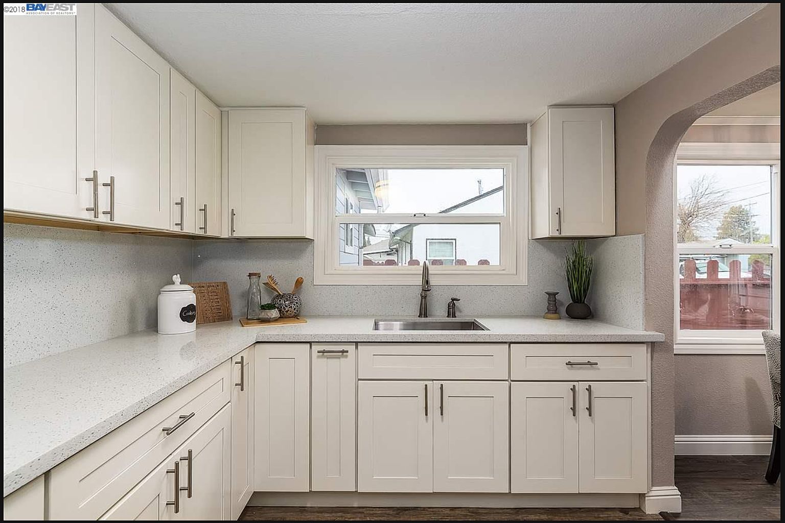 694 Tehama Ave photo 3