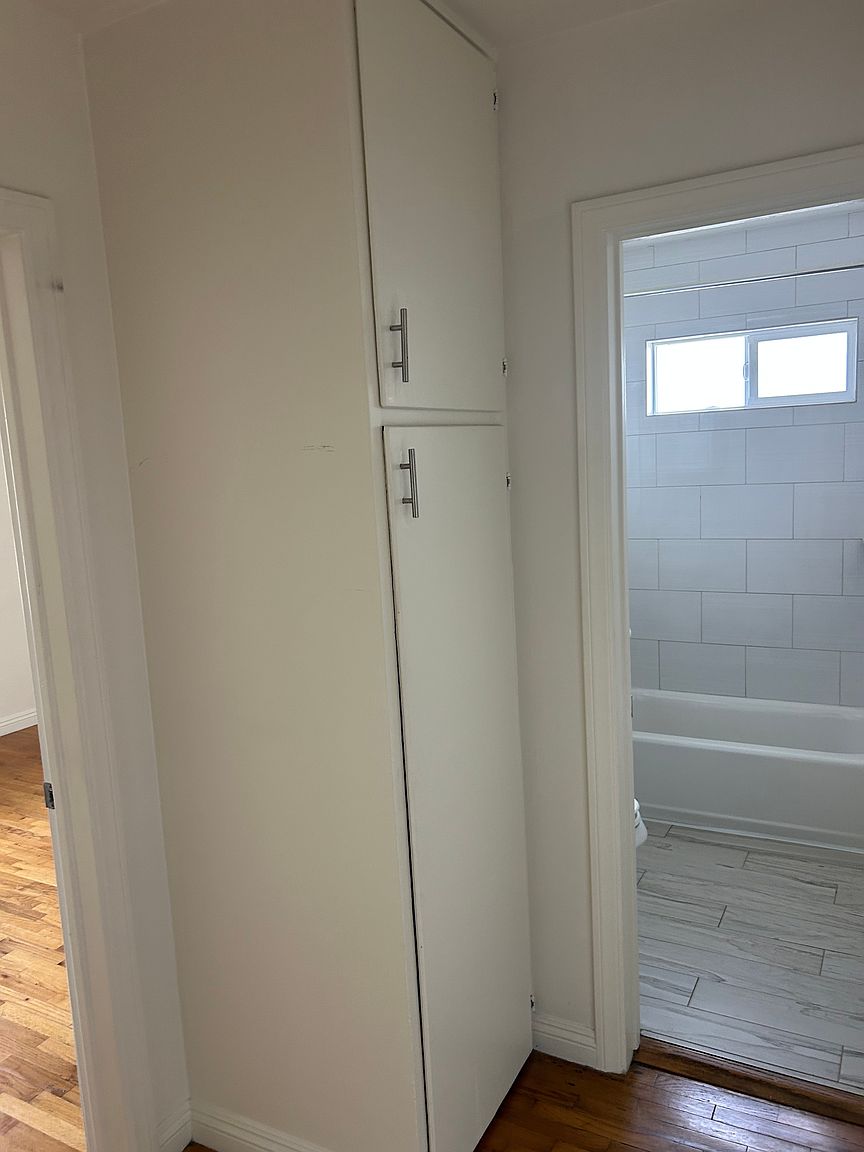 2929 K St photo 5