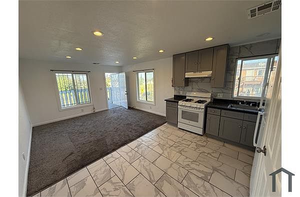 8300 Macarthur Blvd photo 2
