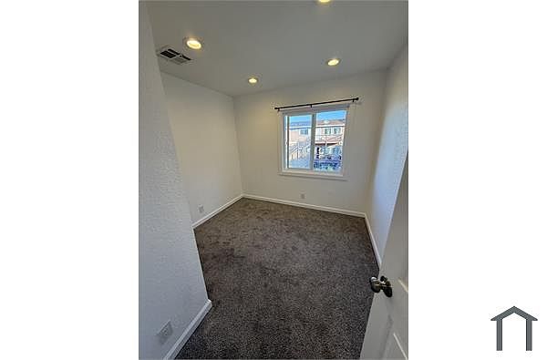 8300 Macarthur Blvd photo 5