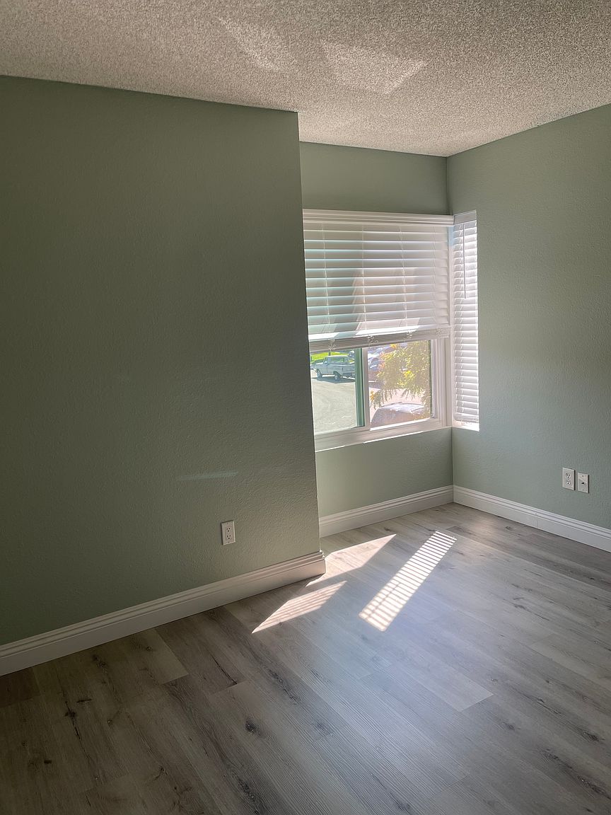 6912 Sandleford Way photo 3