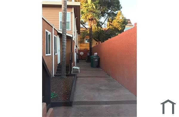 1081 32nd St photo 3