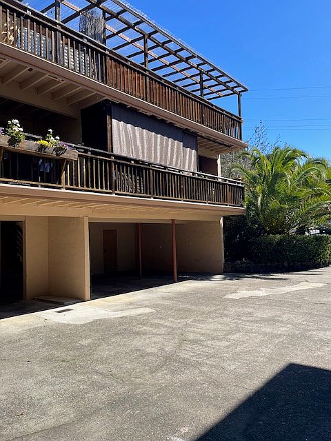7 Oak Tree Ln photo 3