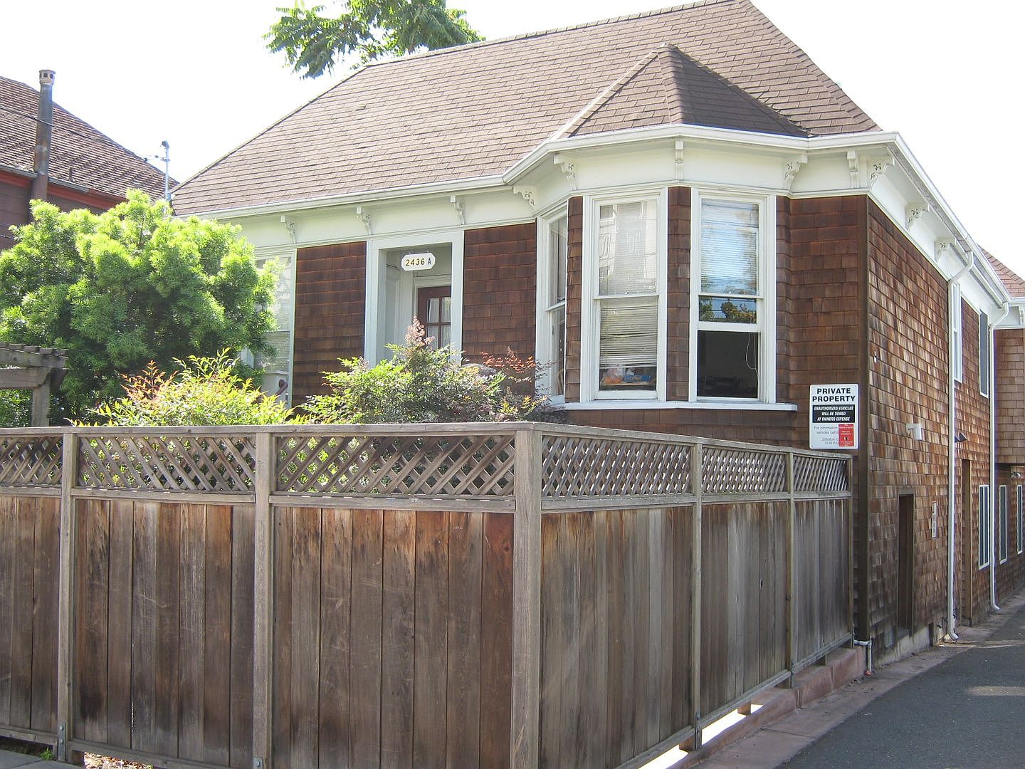 ***reduced Security Deposit*** -spacious 5Bdr Units Available For A Lease Ending May 30. Building Is Located At Ellsworth And Dwight Way