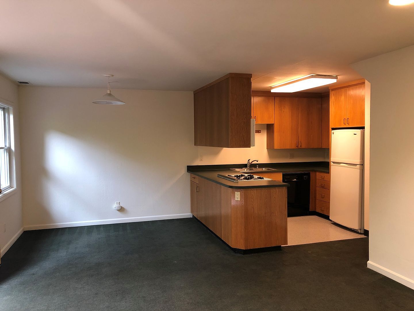 ***reduced Security Deposit*** -spacious 5Bdr Units Available For A Lease Ending May 30. Building Is Located At Ellsworth And Dwight Way photo 3