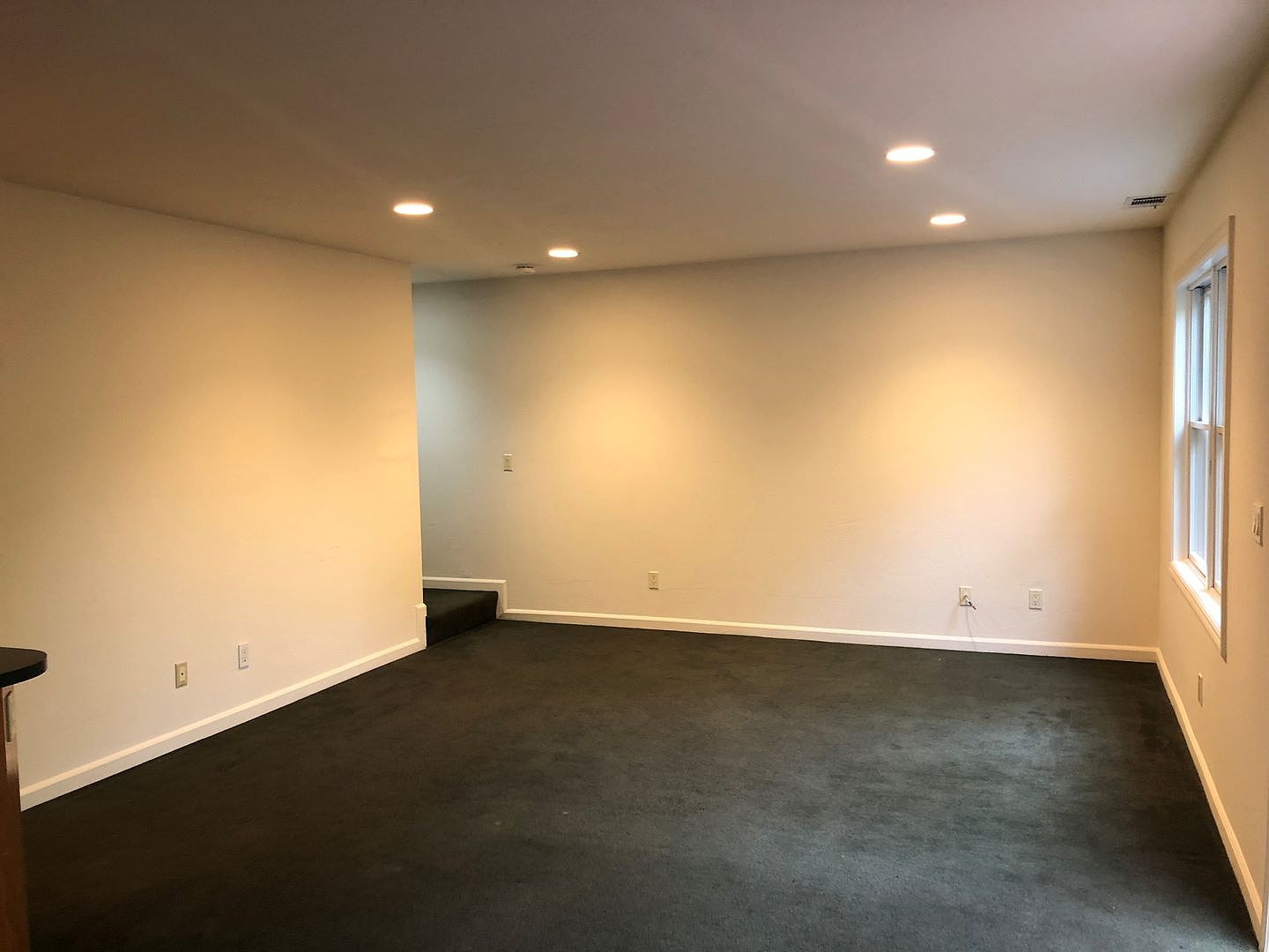 ***reduced Security Deposit*** -spacious 5Bdr Units Available For A Lease Ending May 30. Building Is Located At Ellsworth And Dwight Way photo 4