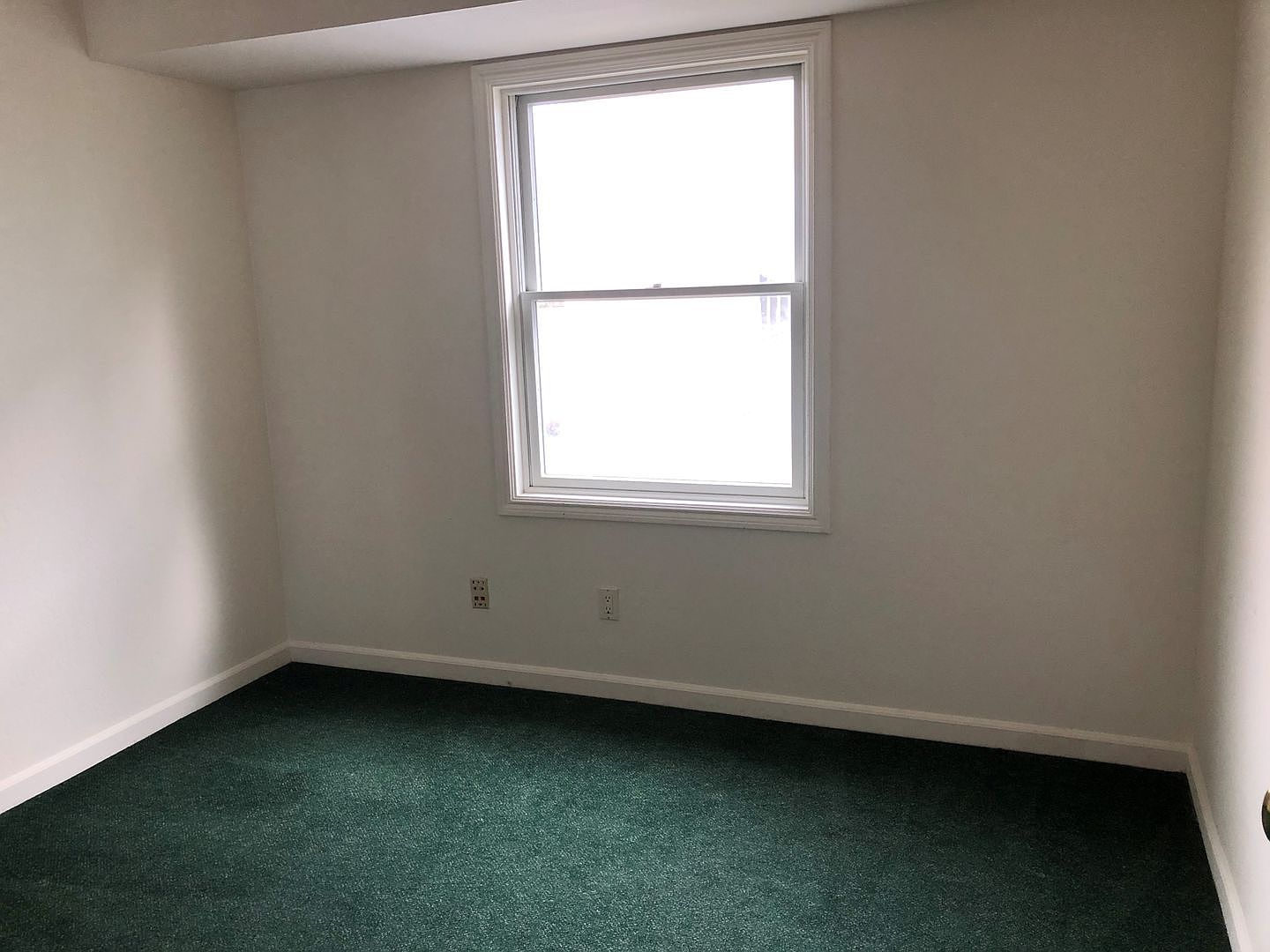 ***reduced Security Deposit*** -spacious 5Bdr Units Available For A Lease Ending May 30. Building Is Located At Ellsworth And Dwight Way photo 5