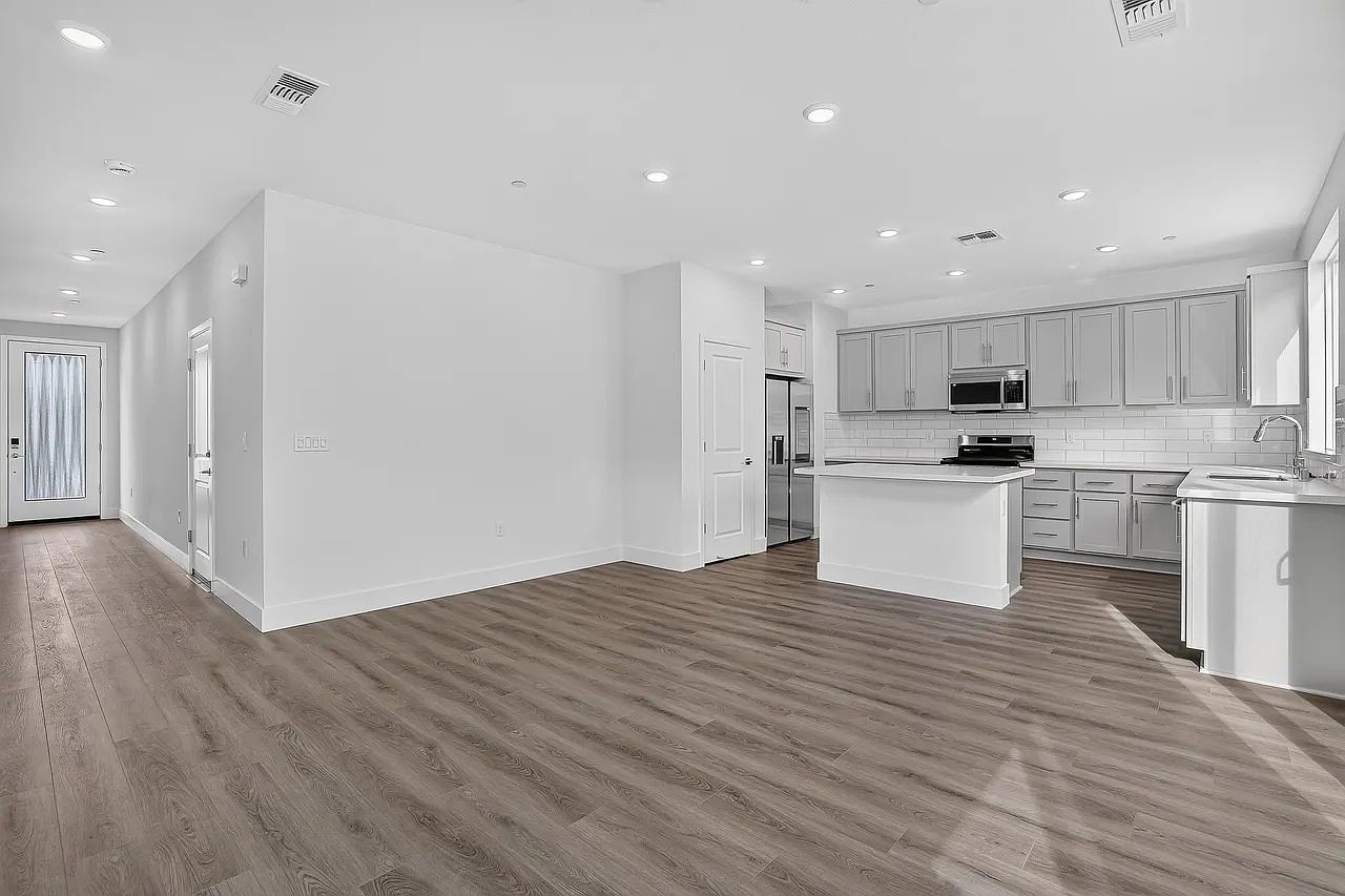 2774 Horseshoe Cir photo 3