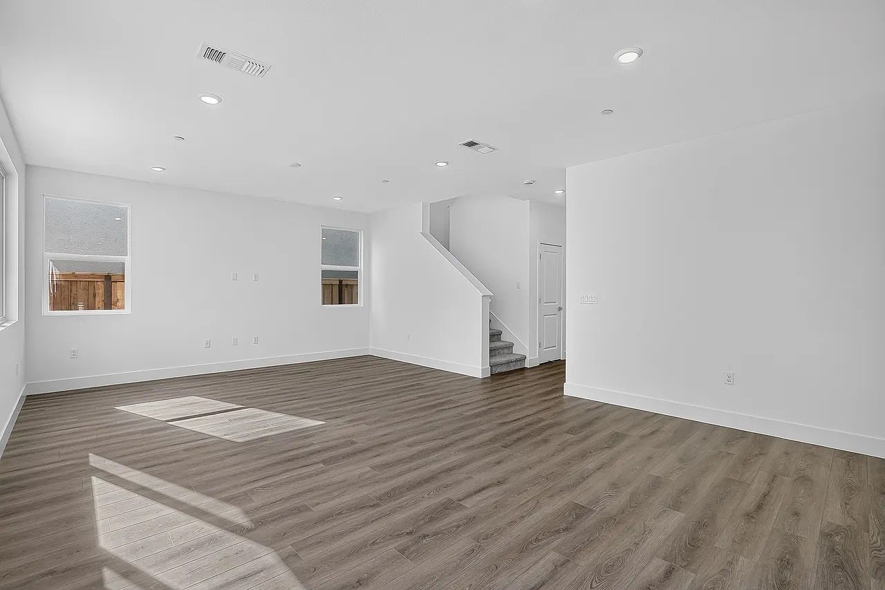 2774 Horseshoe Cir photo 2