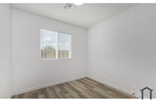 2210 E Alta Vista Rd photo 3