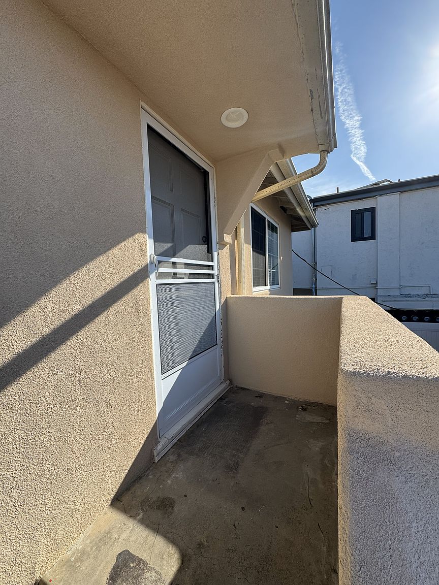 5062.5 Santa Monica Ave #5062.5 photo 4