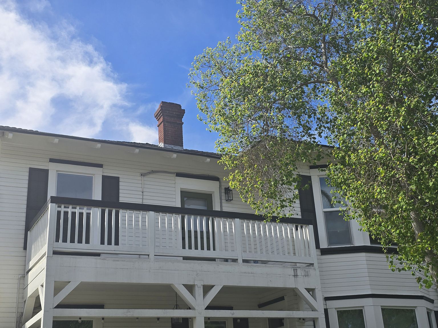 2492 B St photo 4