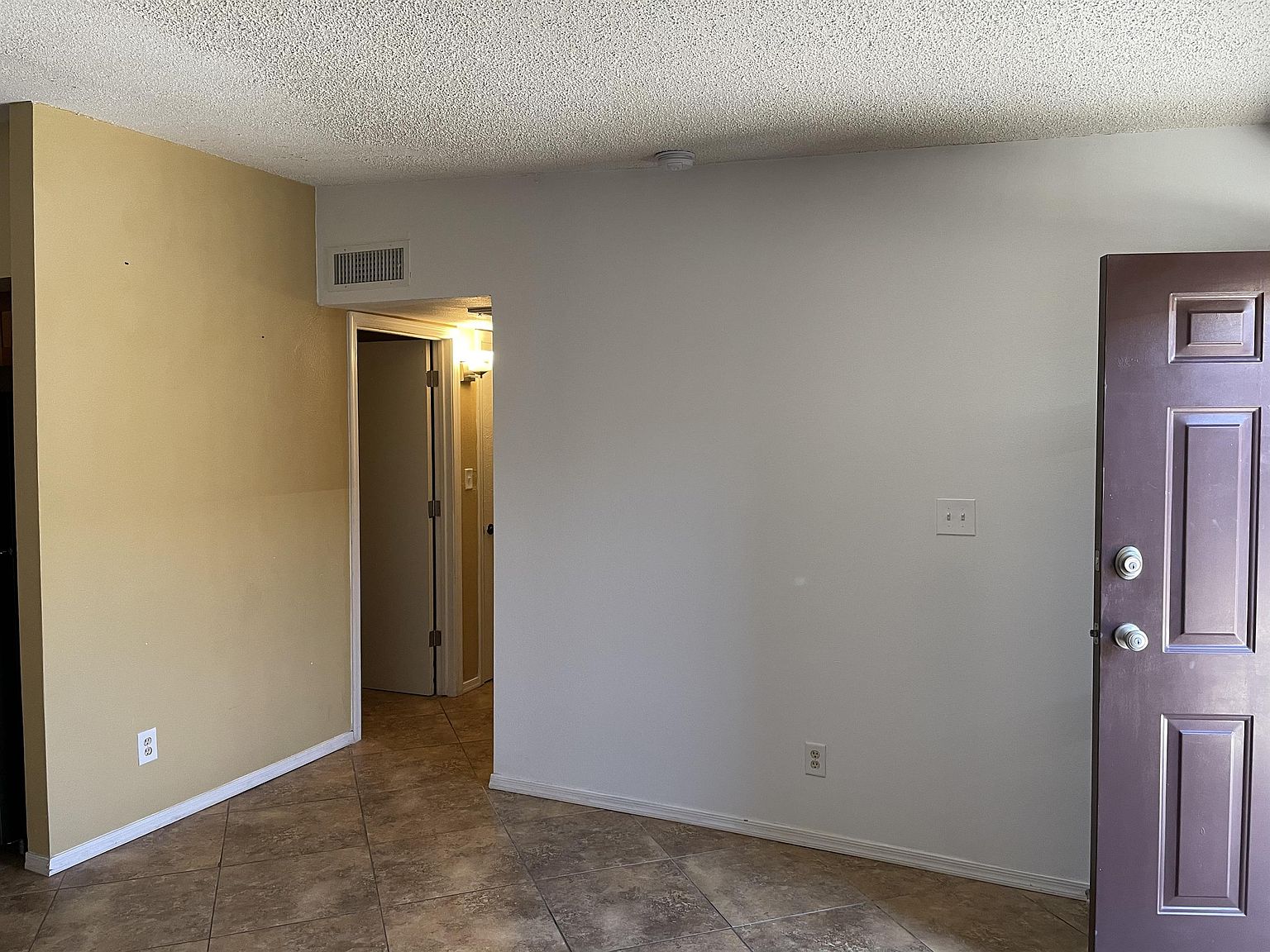 6749 W Myrtle Ave photo 4