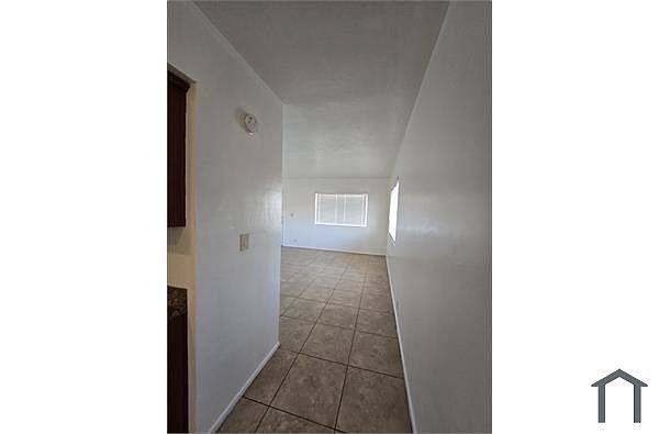 960 E University Dr photo 4