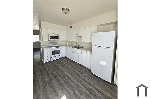 960 E University Dr photo 4