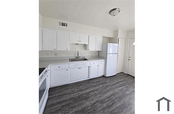 960 E University Dr photo 5