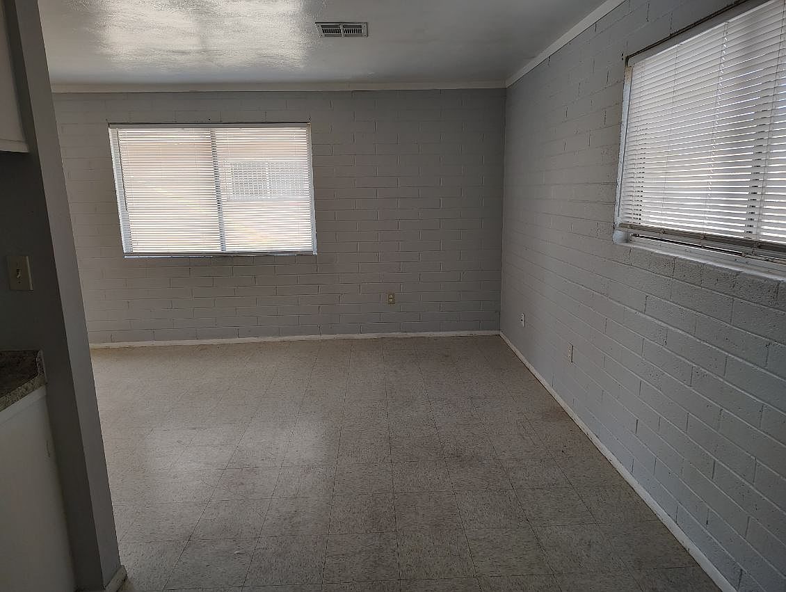 1055 N 8th Pl unit 1055-C photo 4