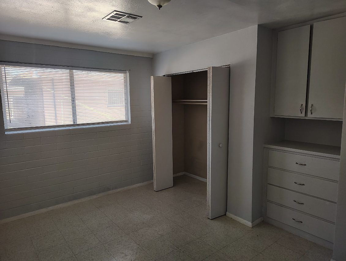 1055 N 8th Pl unit 1055-C photo 5