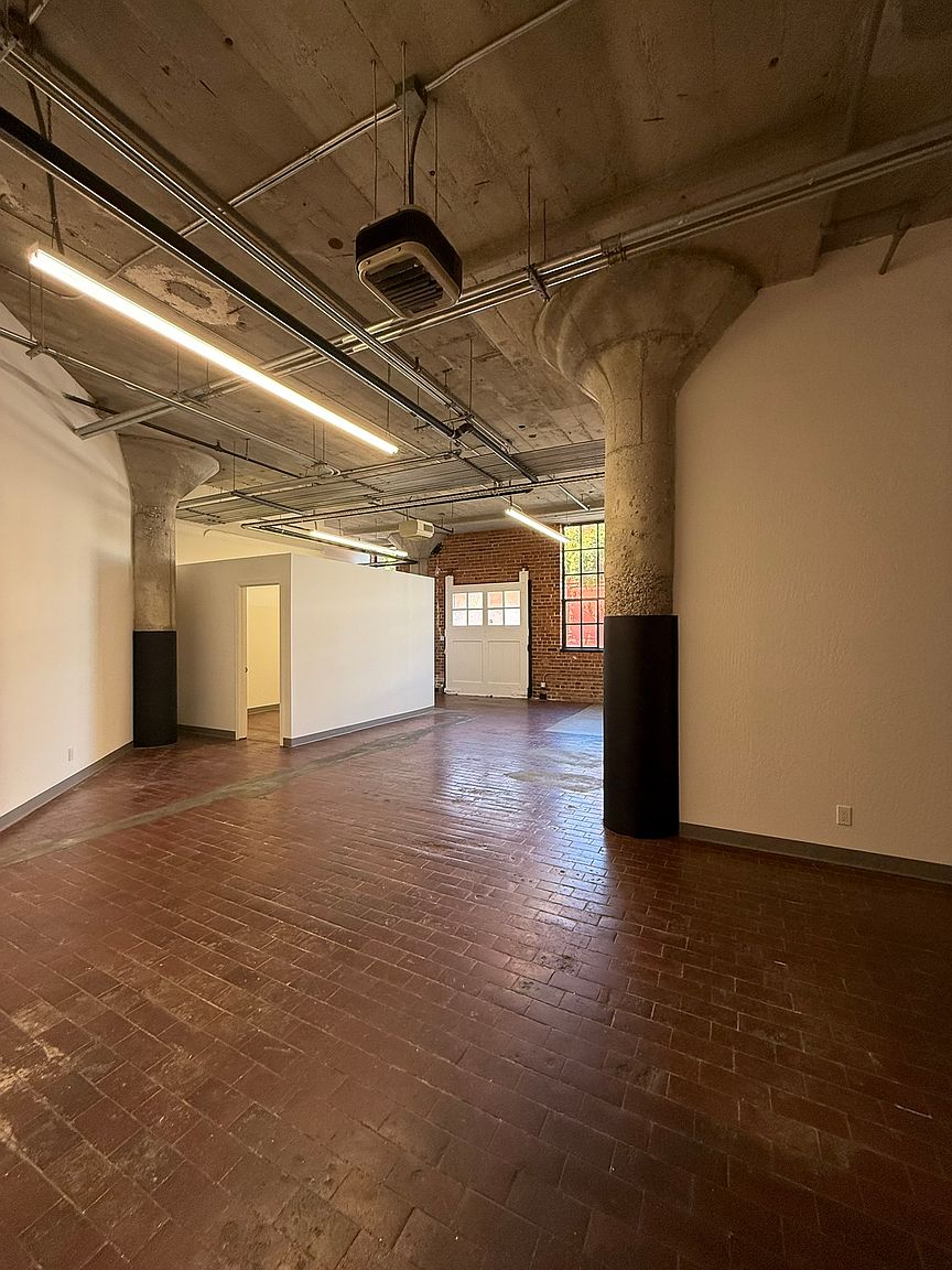 800 Heinz Ave photo 2