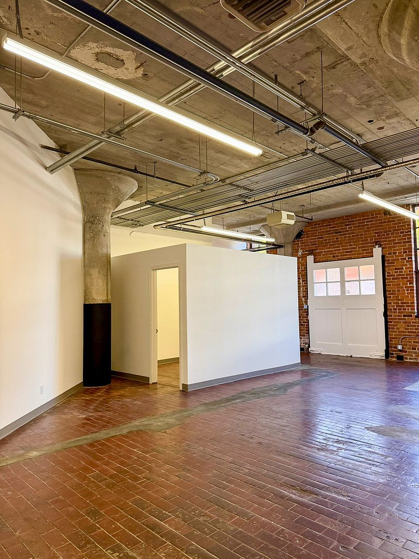 800 Heinz Ave photo 3