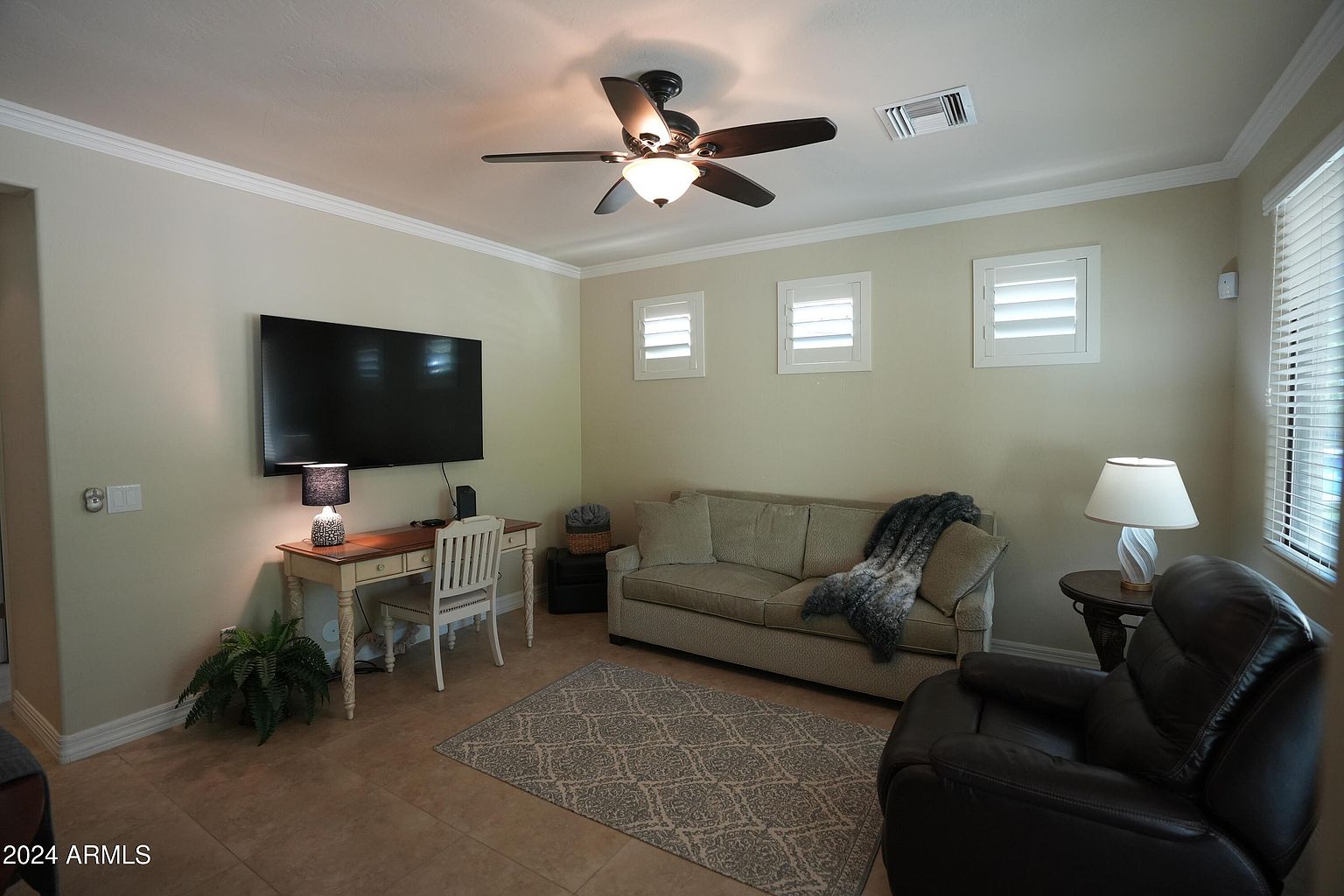 8658 E Davenport Only Dr photo 3
