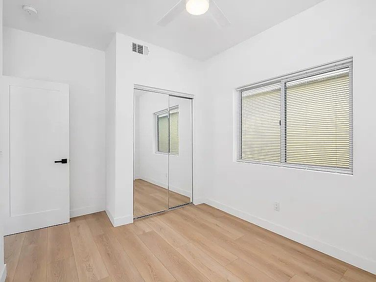 5661 Campanile Way photo 5