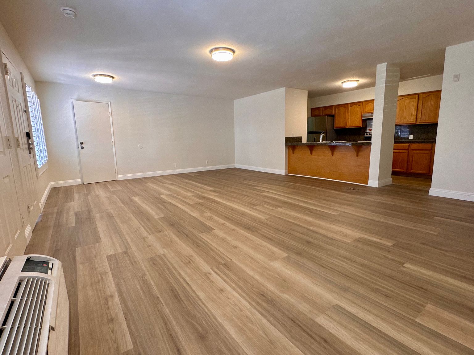 815 W San Ysidro Blvd photo 4