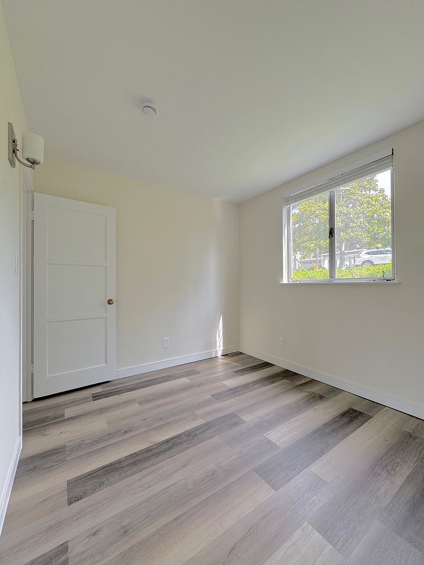 5229 La Jolla Blvd photo 5