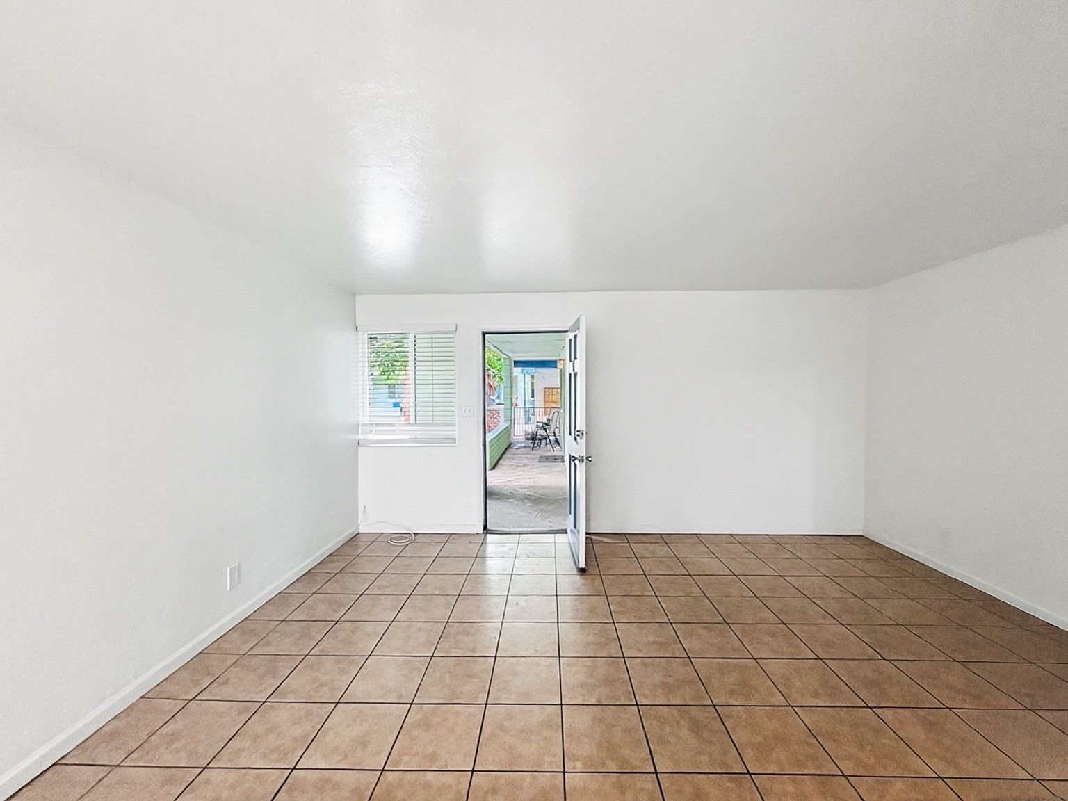 2417 E Campbell Ave APT 5A photo 2
