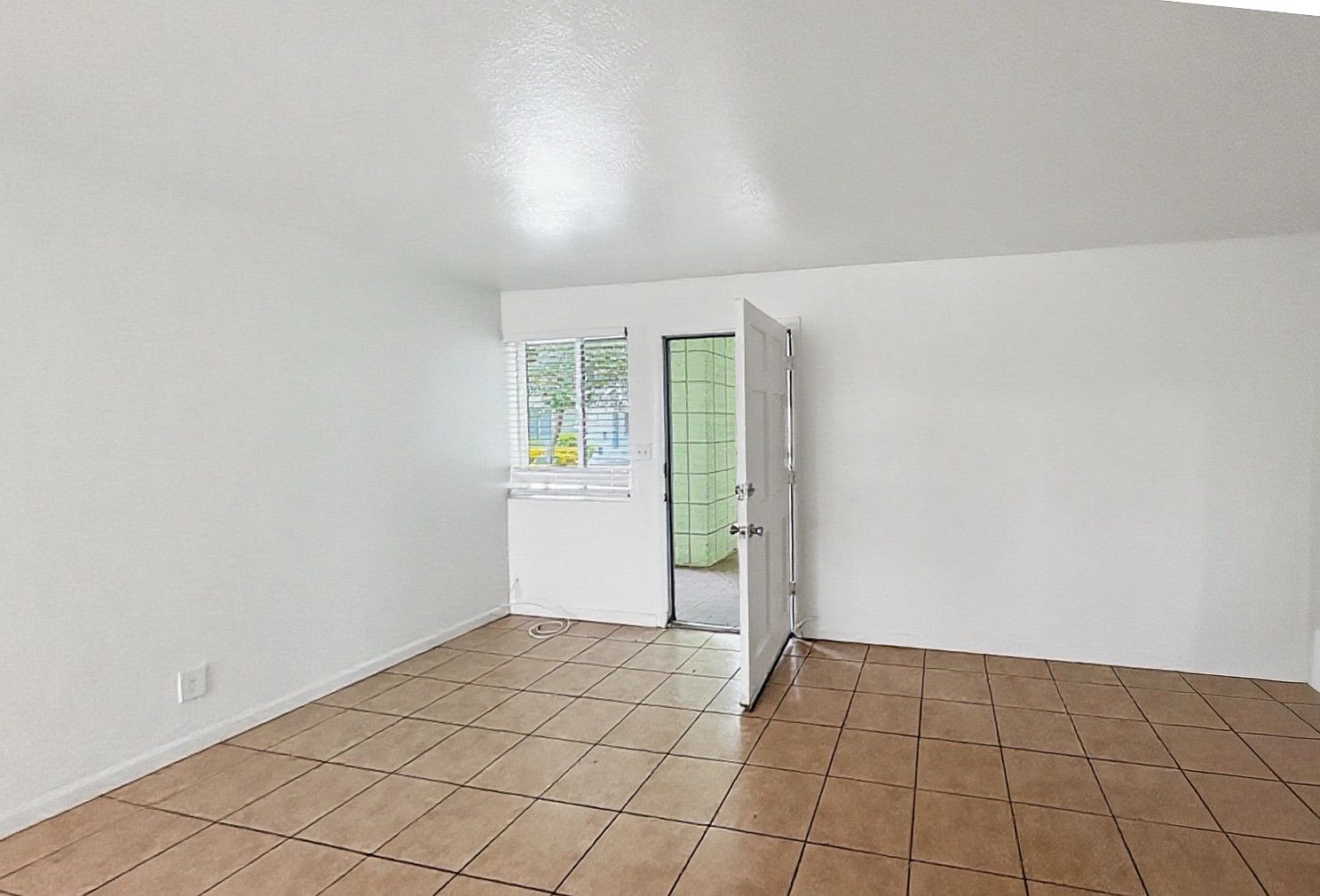2417 E Campbell Ave APT 5A photo 4