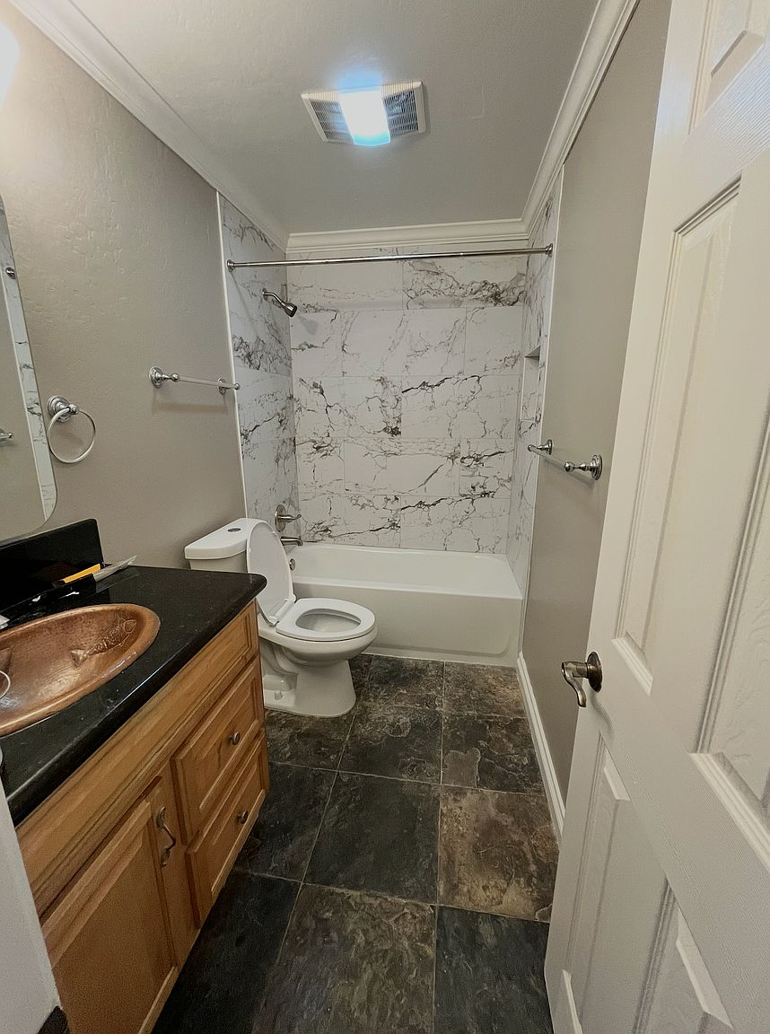 234 Daisy Ave photo 3