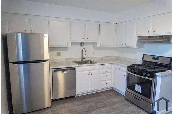 3112 Lone Tree Way photo 2