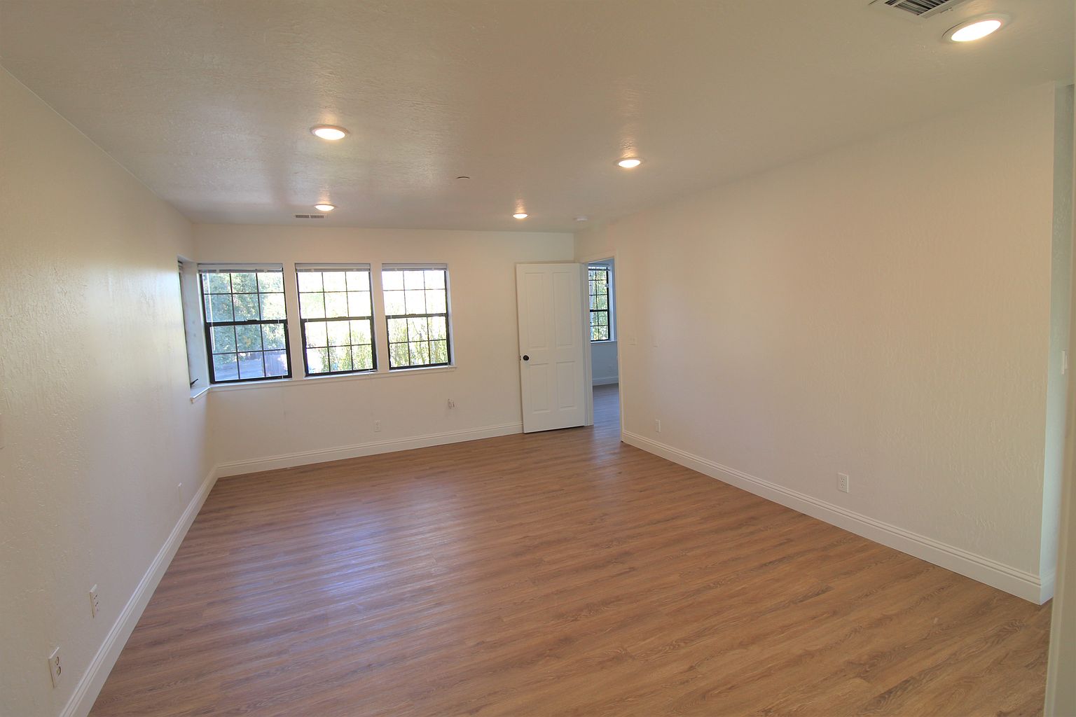 859 Diablo Ave photo 4