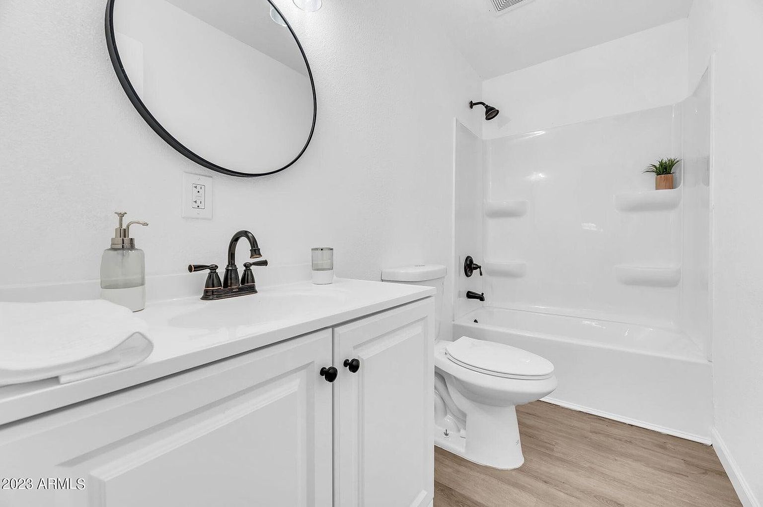 1505 W McKinley St photo 4