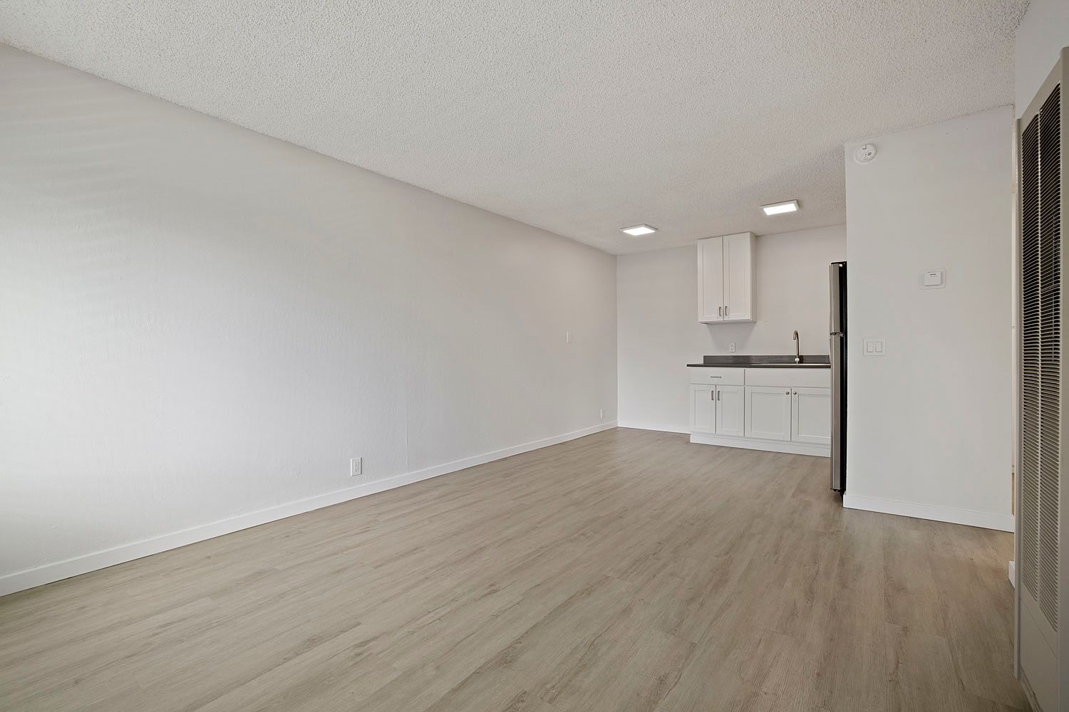 1369 Santa Clara St photo 5