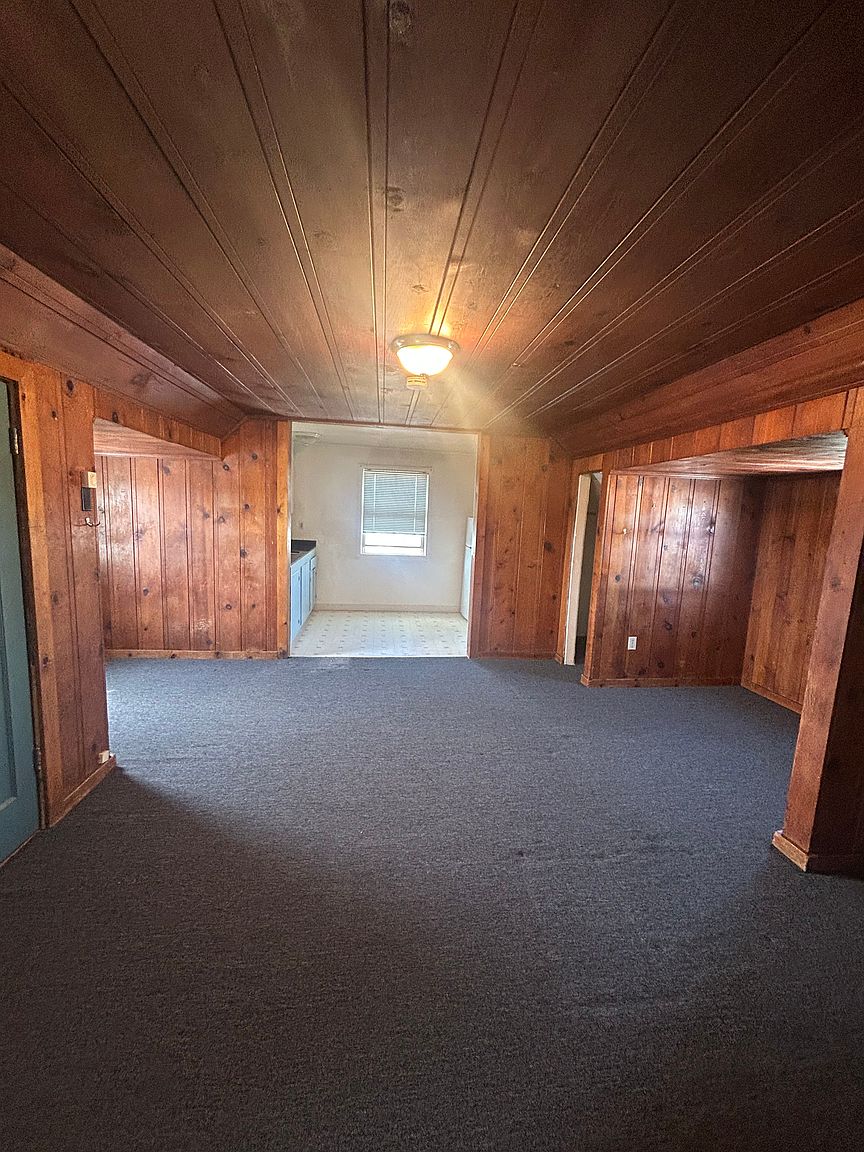 121 Mahogany Dr photo 2
