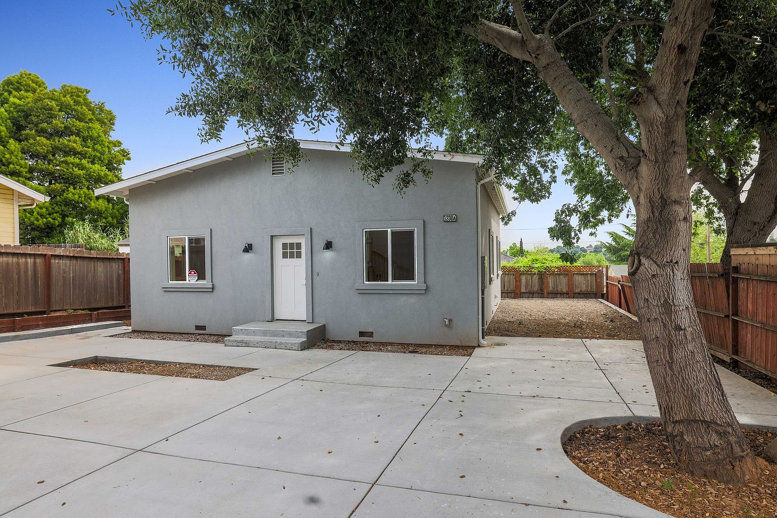 1230A Palm Ave photo 3