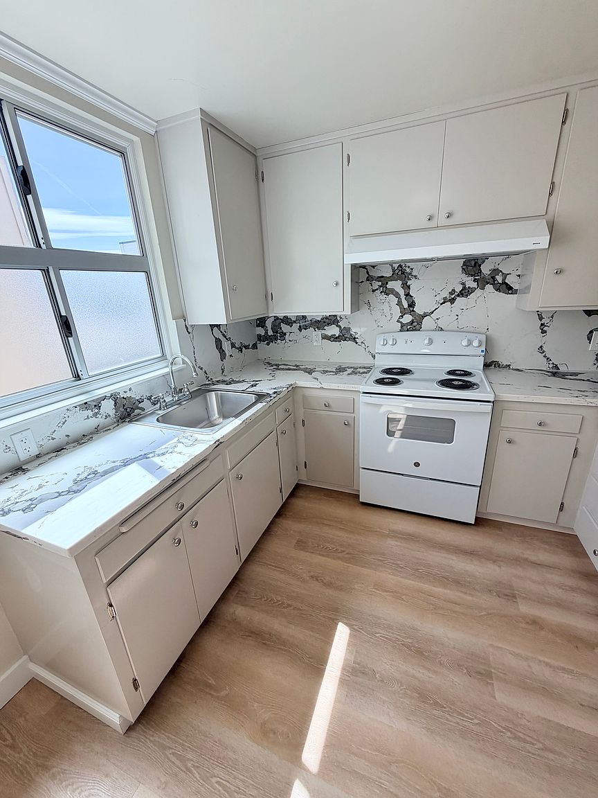 Apartments on 26th Avenue · San Francisco photo 2