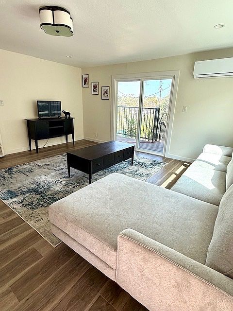 3942 Manzanita Dr photo 2