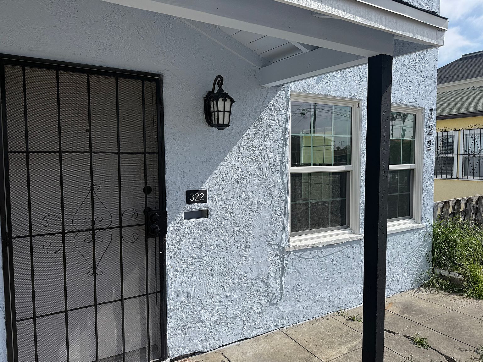 322 E 4th St photo 2