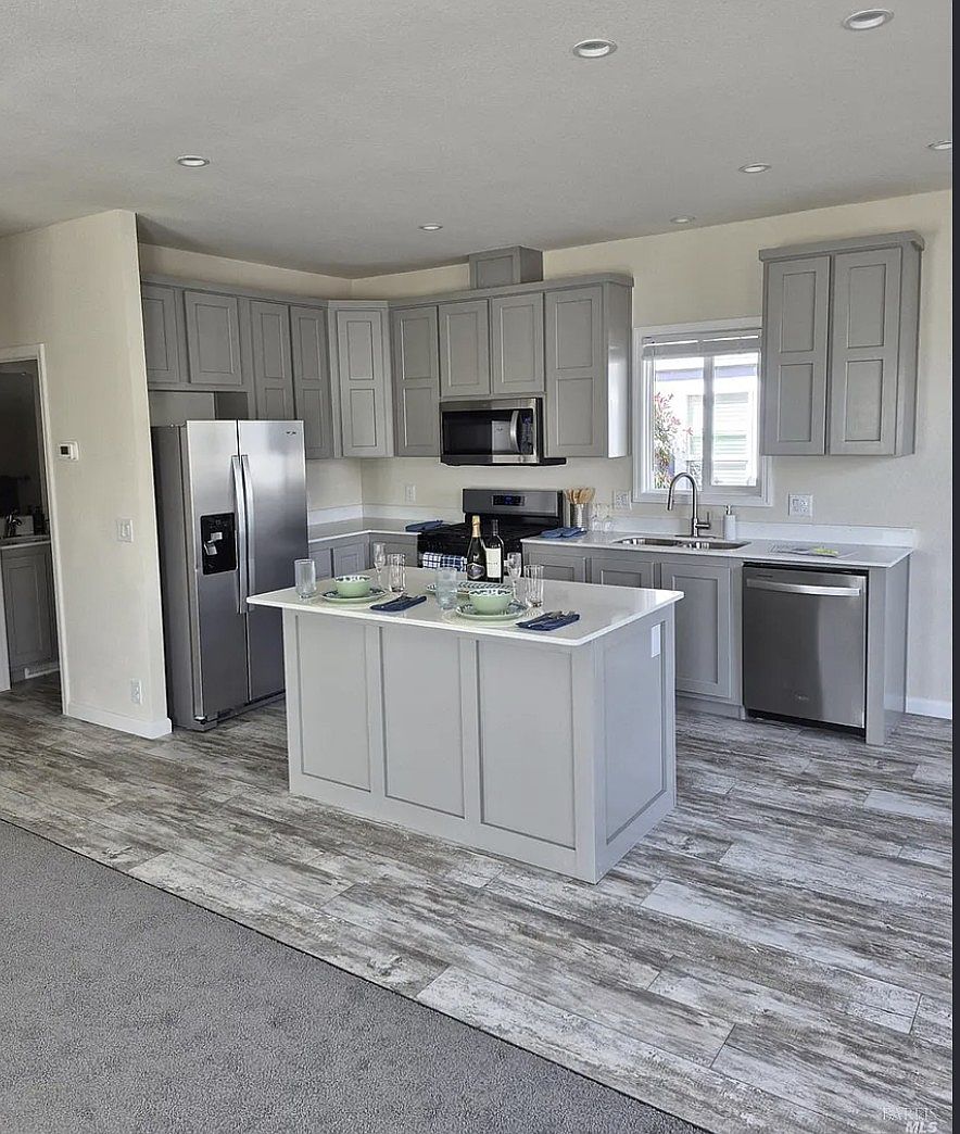 246 Apple Ln photo 4