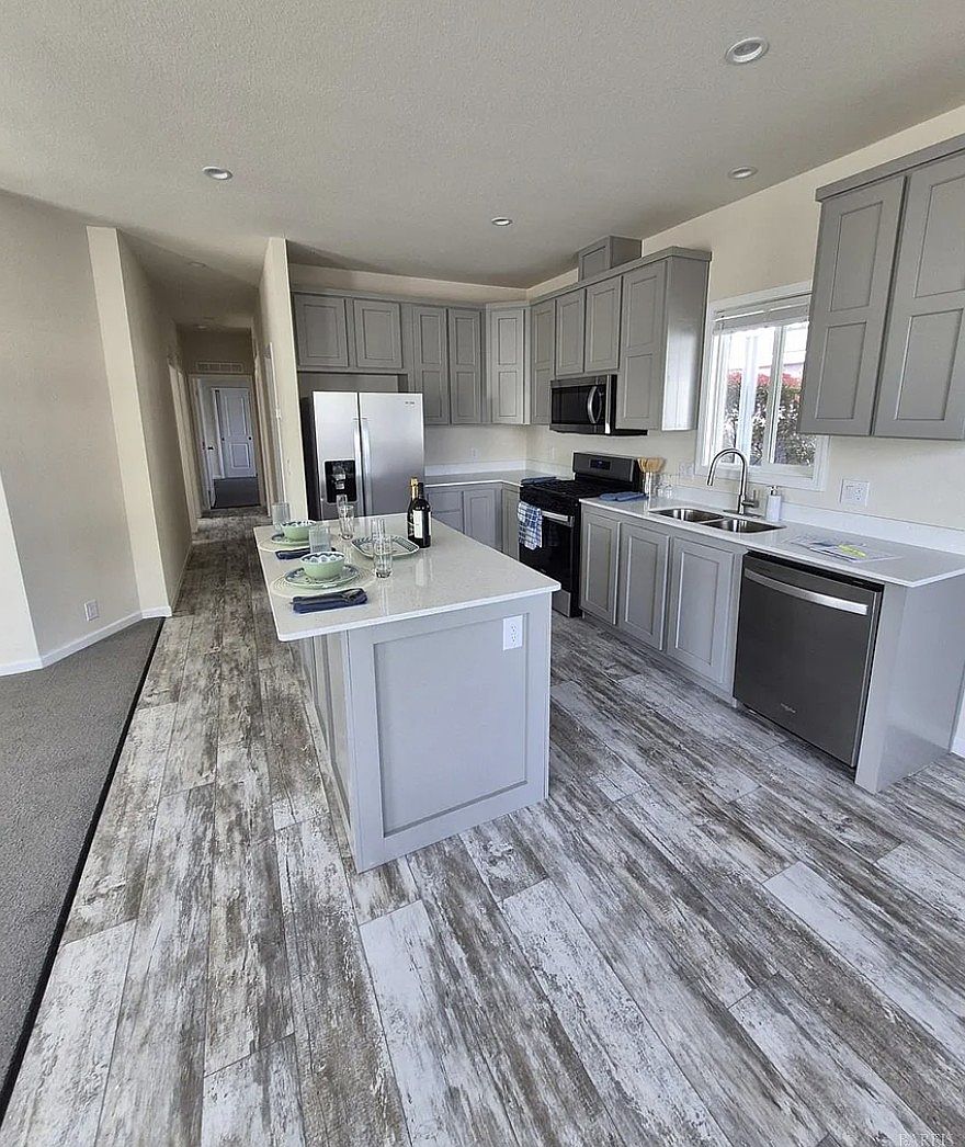 246 Apple Ln photo 5
