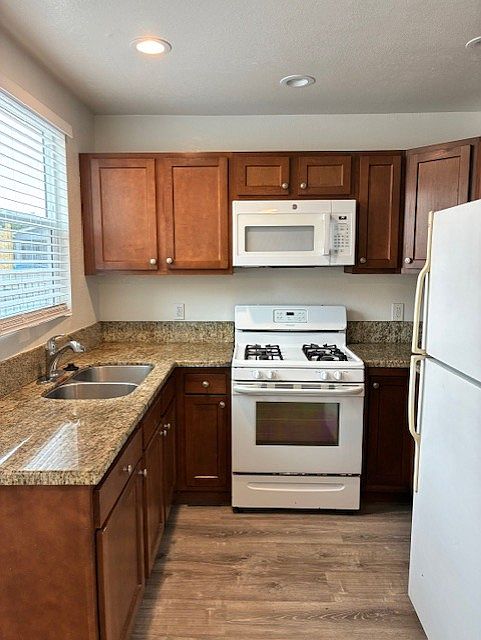 4582 Polk Ave photo 4