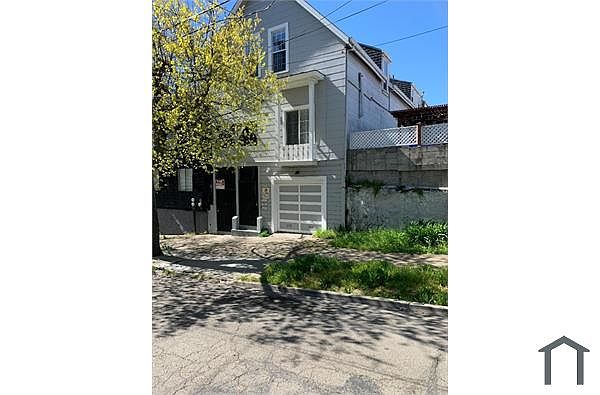 2019 E 20th St photo 2